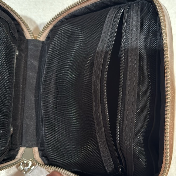 Bobbi Brown metallic cosmetic case - Picture 5 of 10